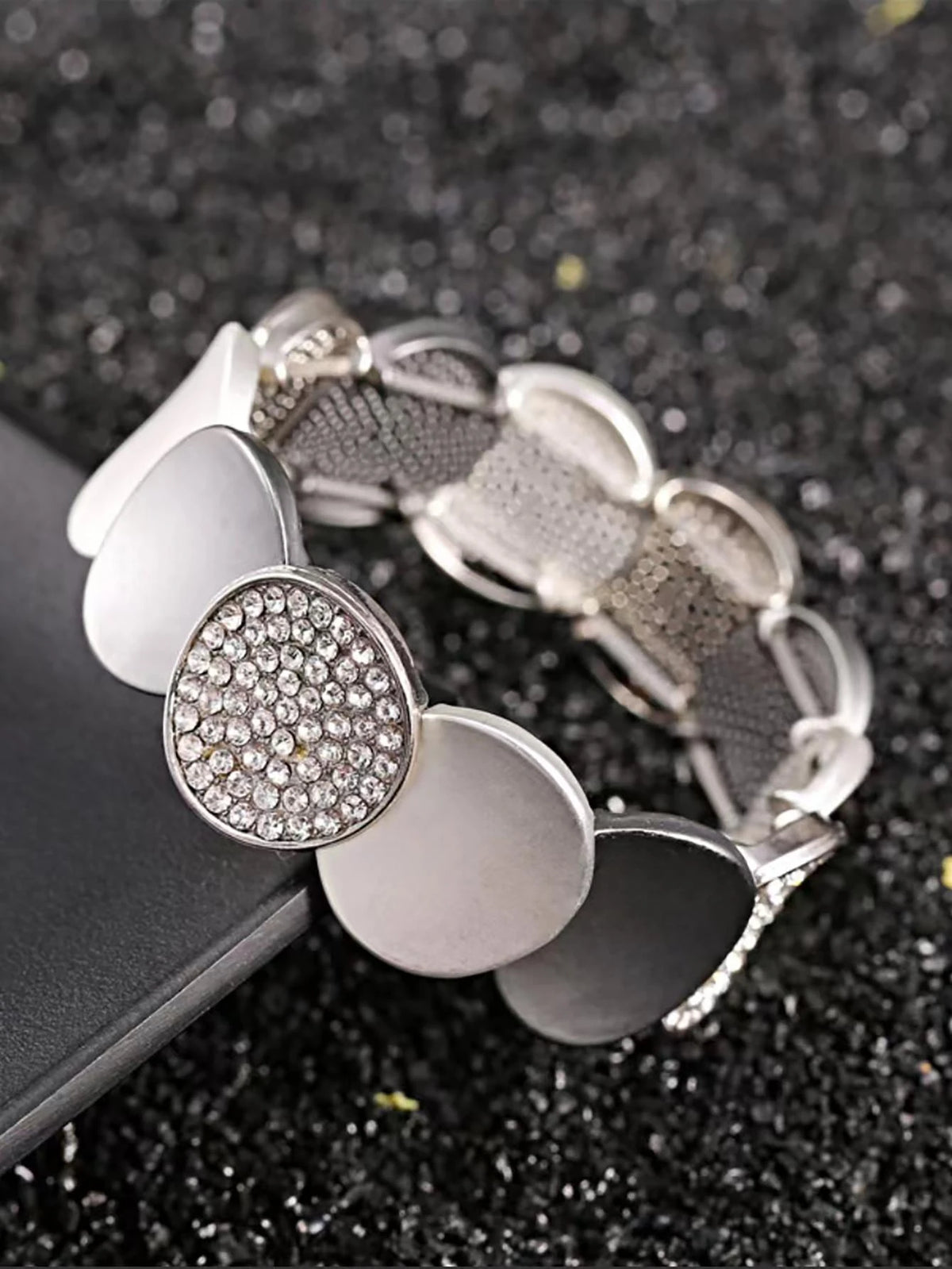 1pc Fashionable Rhinestone Round Decor Bangle For Women For Outdoor Travel