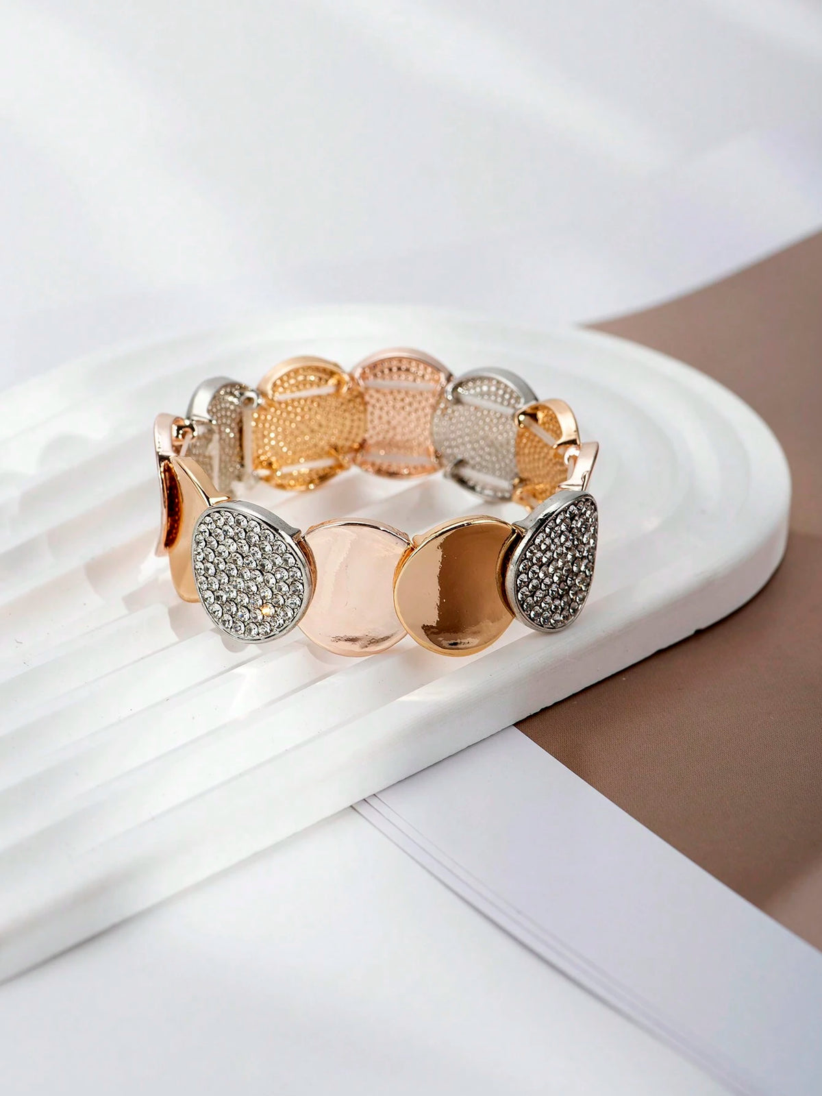 1pc Multicolor Rhinestoned Circular Bangle Bracelet, Fashionable Accessory For Women
