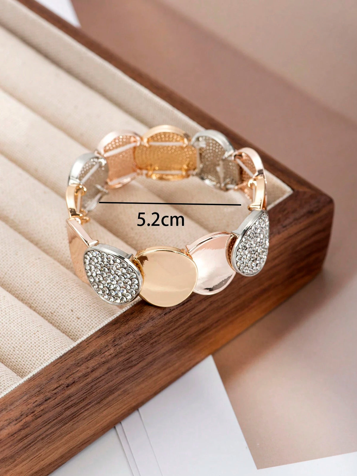 1pc Multicolor Rhinestoned Circular Bangle Bracelet, Fashionable Accessory For Women