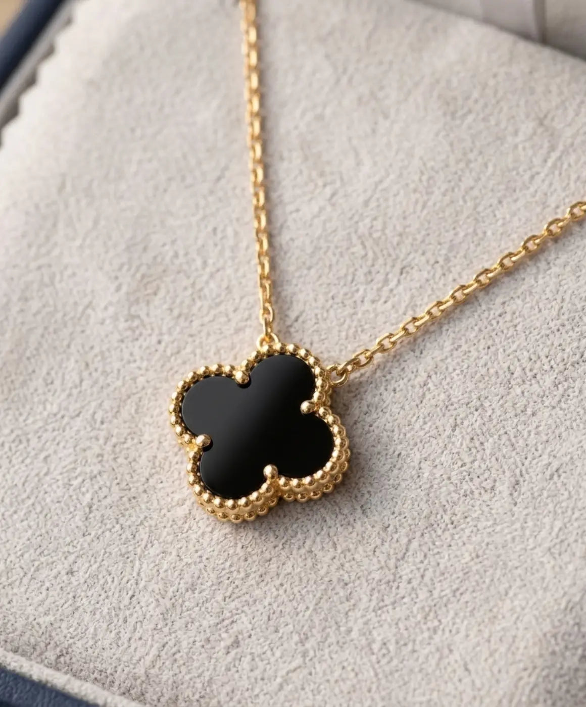 Lucky Four-Leaf Black Clover Pendant Minimalist Gold Chain Necklace