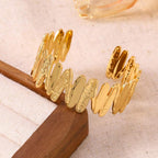 Exaggerated 304 Stainless Steel Women's Bracelet, Asymmetrical Geometric Line Design, Gold Tone Adjustable Size Suitable For All Seasons, Hypoallergenic And Fade-Resistant, Thick Wavy Shape, Suitable For Various Occasions Or As A Gift