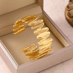 Exaggerated 304 Stainless Steel Women's Bracelet, Asymmetrical Geometric Line Design, Gold Tone Adjustable Size Suitable For All Seasons, Hypoallergenic And Fade-Resistant, Thick Wavy Shape, Suitable For Various Occasions Or As A Gift