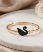 Black Swan Charm Bracelet for Women – Gold-Tone Pearl Detail Jewelry