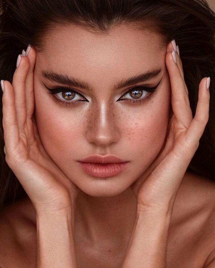 7 Makeup Primers That Minimize Pores and Make You Look Younger