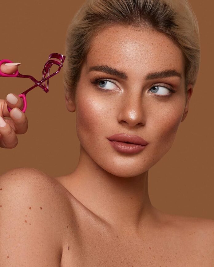 8 Worst Mascaras to Steer Clear