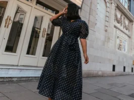 Exactly Which Color Shoes to Wear With Every Navy Dress Style what color shoes to wear with a navy dress