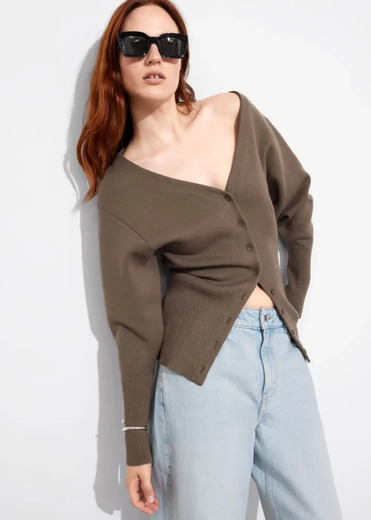 & Other Stories
Buttoned Knit Cardigan