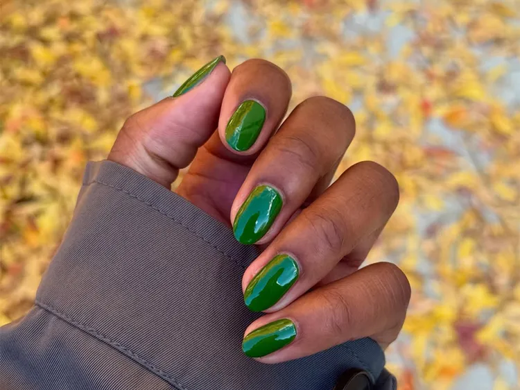 22 Green Nail Ideas for Fall, From Sage Tips to Emerald Cat Eye