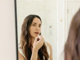 How to Find A Signature Makeup Look That Works At Any Age, According to Bobbi Brown Signature Makeup Look