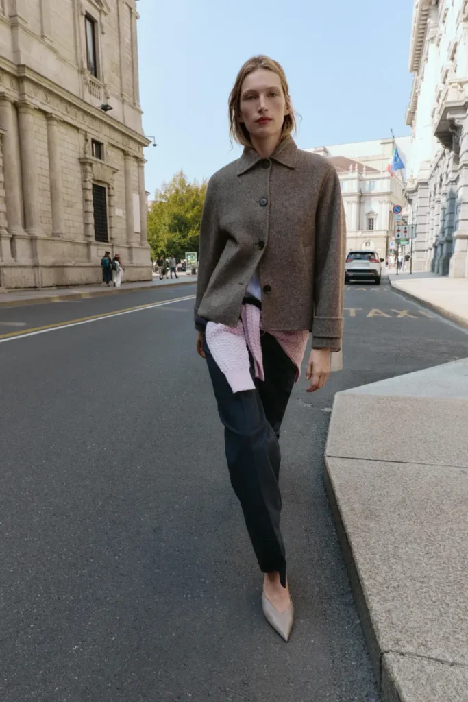 ZARA
Herringbone Short Coat