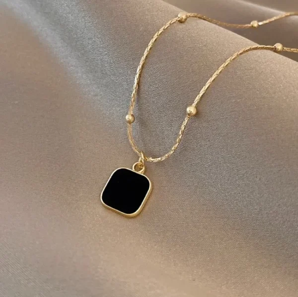 Modern black square pendant fashion necklace