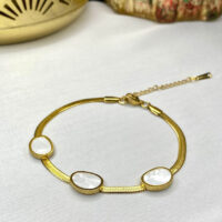 Fashion bracelet shiny stainless steel detail