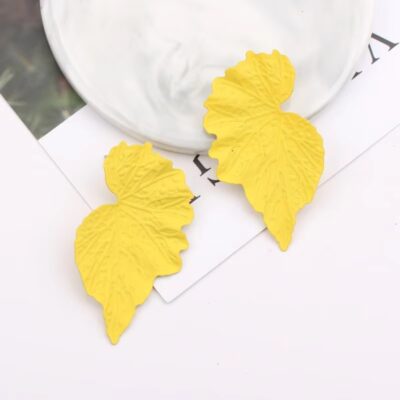 Elegant personality leaf earrings for women