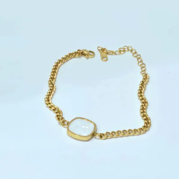 Gold Bracelet Clasp Detail