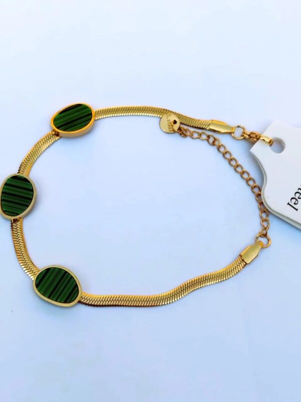 Stylish chain bracelet for daily wear women fashion buy in Pakistan