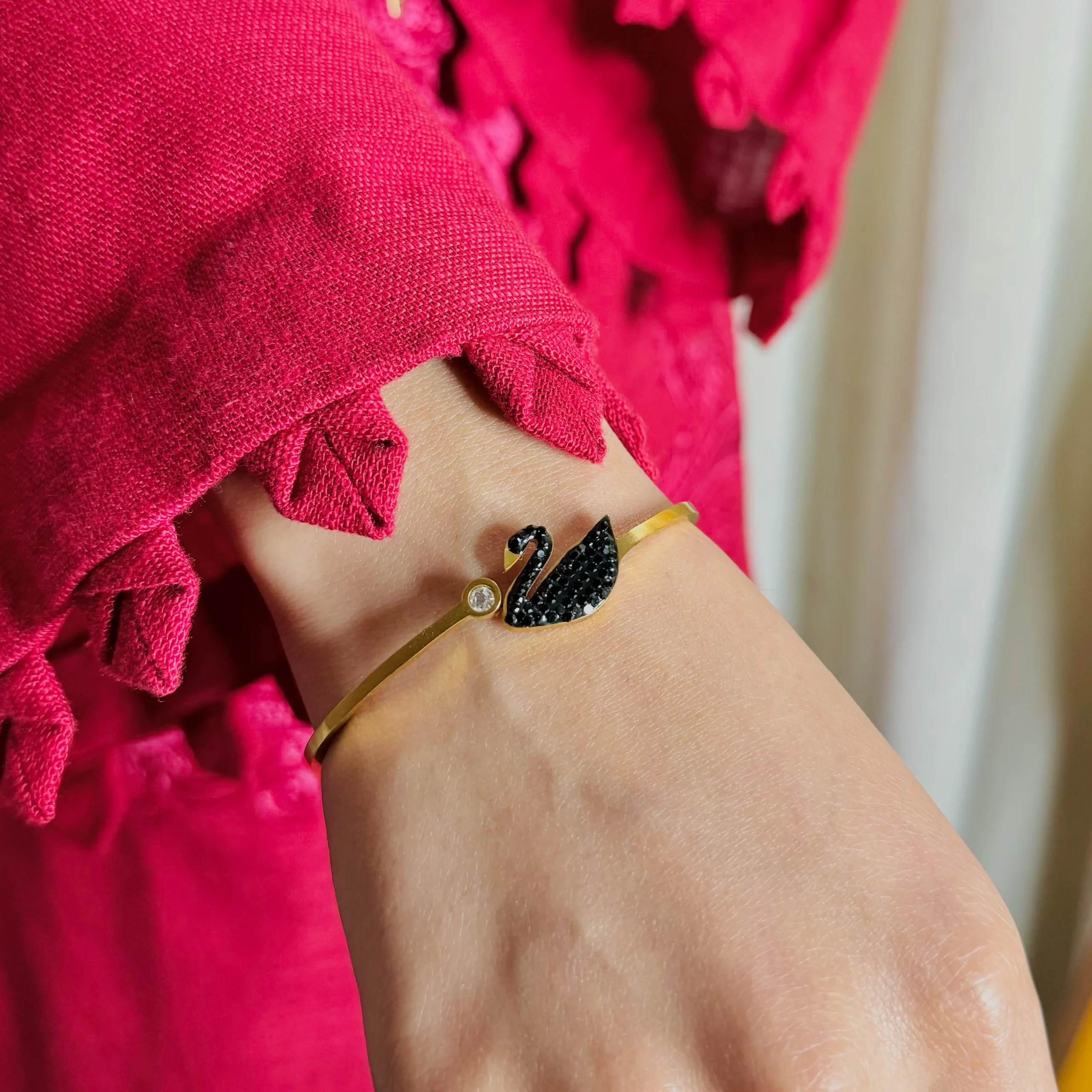 Women black swan crystal jewelry bracelet