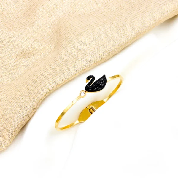 Women fashion black swan bracelet