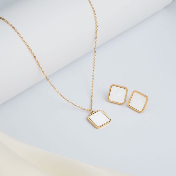 Square White Onyx Jewelry Set Front View