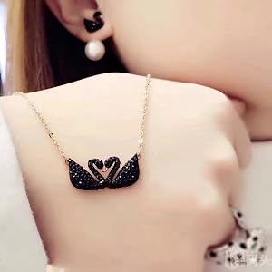 Luxury Swan Necklace Close Up Detail